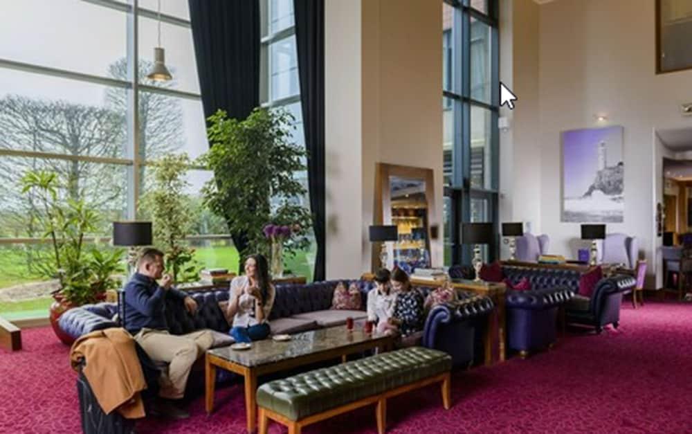 Cork International Hotel Екстер'єр фото