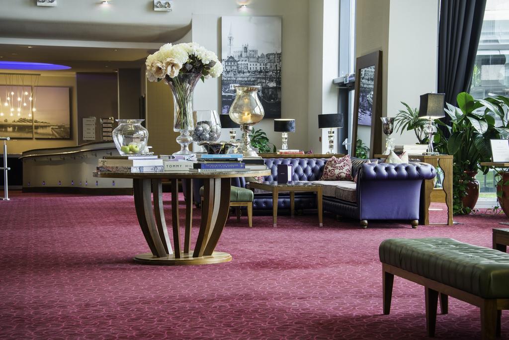 Cork International Hotel Екстер'єр фото