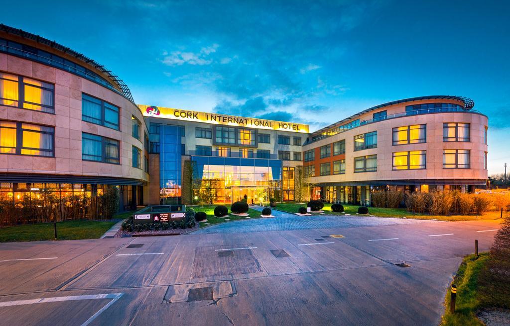 Cork International Hotel Екстер'єр фото