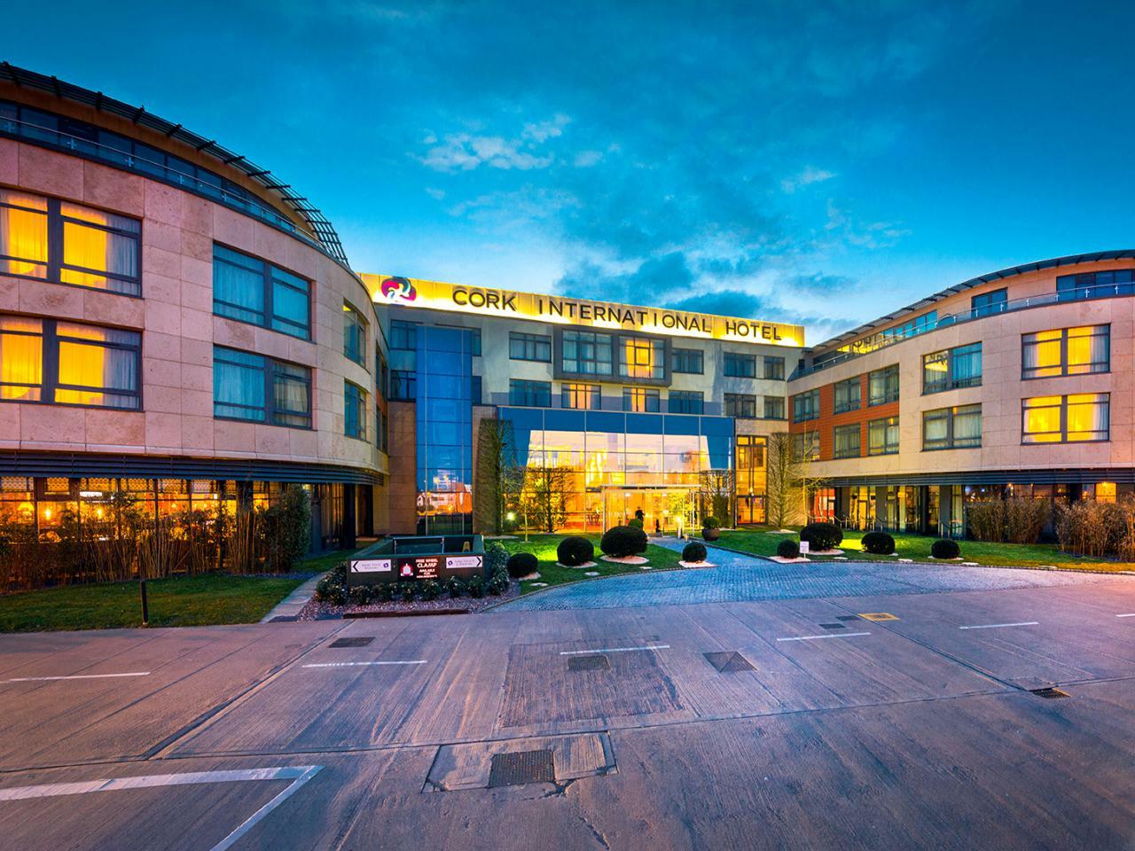 Cork International Hotel Екстер'єр фото